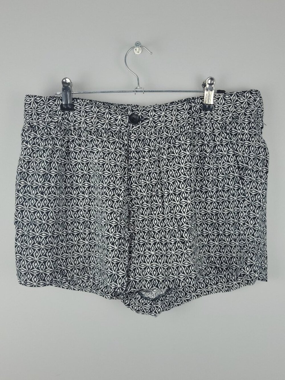 Banana Republic Size 6 Dress Shorts